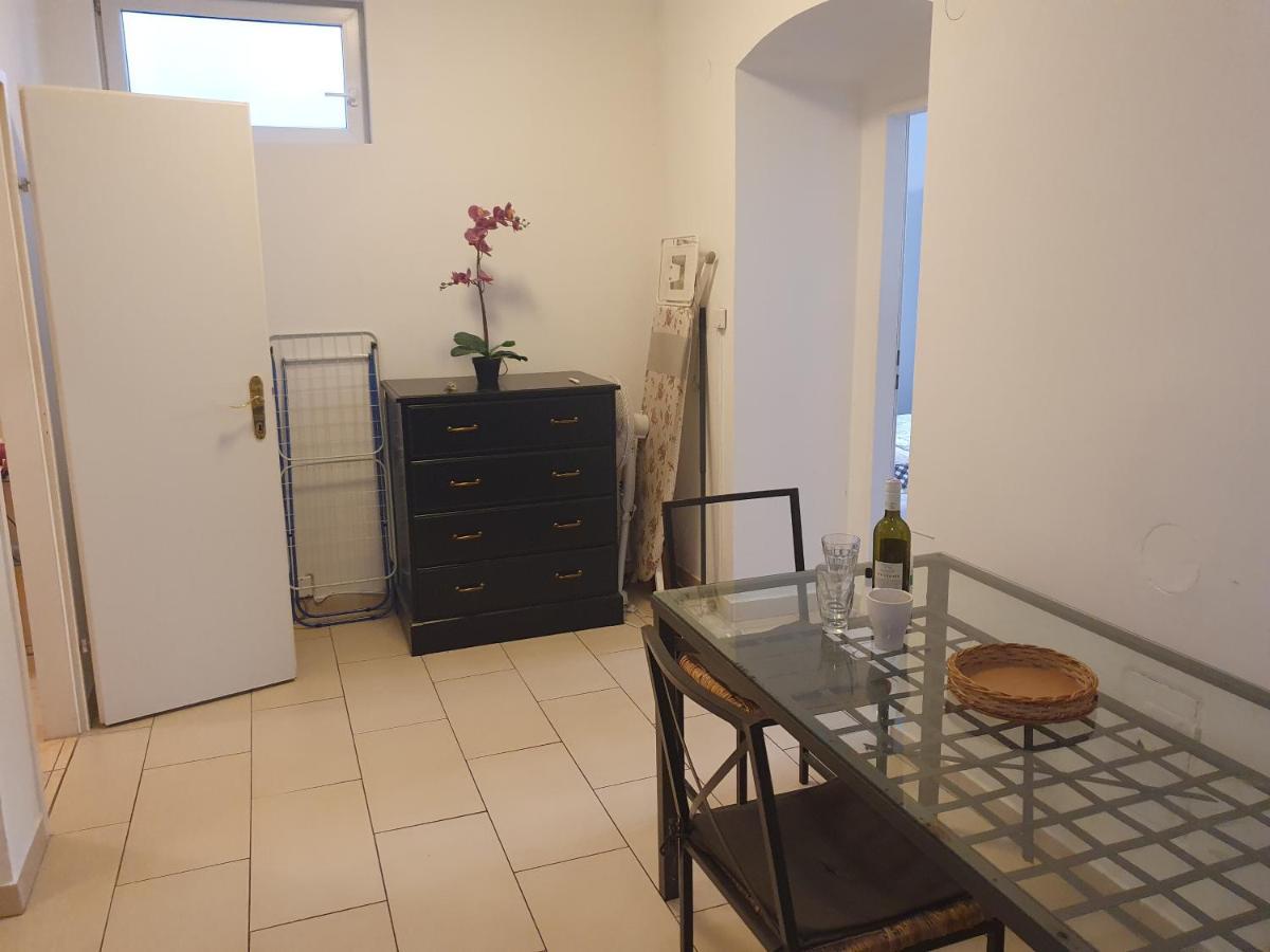 Spacious Apartment Near The Center Wenen Buitenkant foto